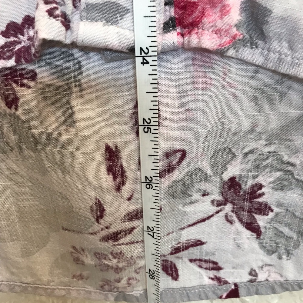 Allison Daley Medium Floral Button-Up Blouse - Pink and Gray - Picture 7 of 12
